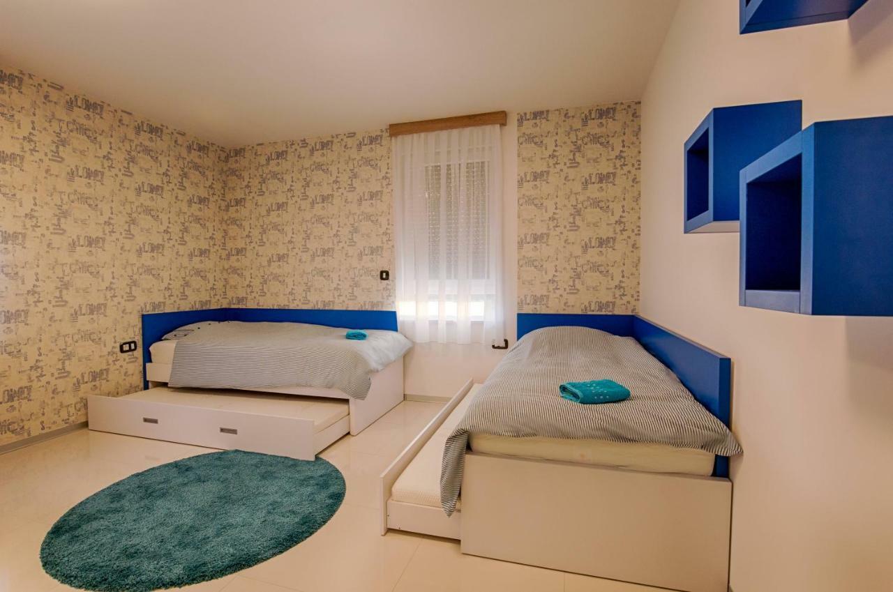 Deluxe New Apartments - Few Steps From The Beach - Luxury Holiday With Style - By Traveler Tourist Agency Krk Đảo Krk Ngoại thất bức ảnh
