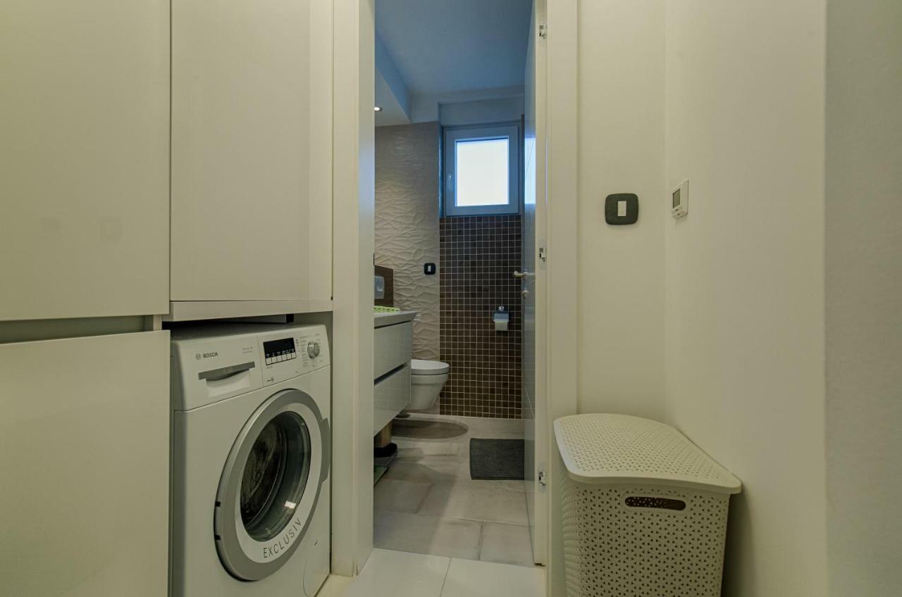 Deluxe New Apartments - Few Steps From The Beach - Luxury Holiday With Style - By Traveler Tourist Agency Krk Đảo Krk Ngoại thất bức ảnh