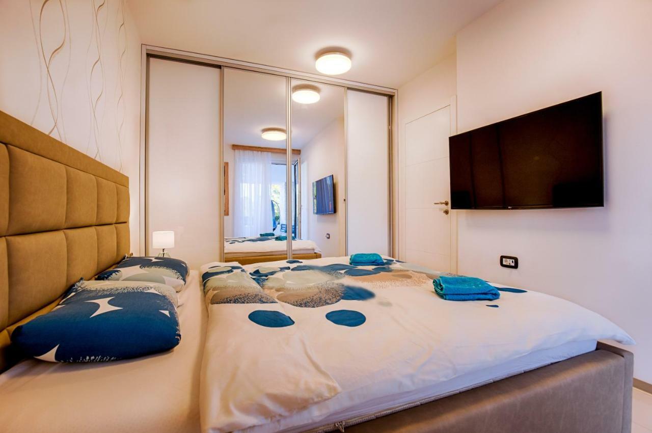 Deluxe New Apartments - Few Steps From The Beach - Luxury Holiday With Style - By Traveler Tourist Agency Krk Đảo Krk Ngoại thất bức ảnh